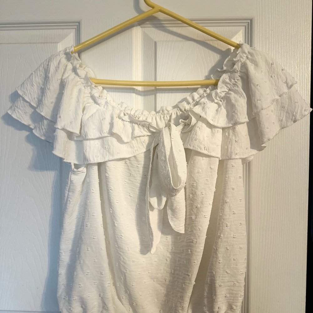 Off-Shoulder White Ruffle Tie-Front Blouse L